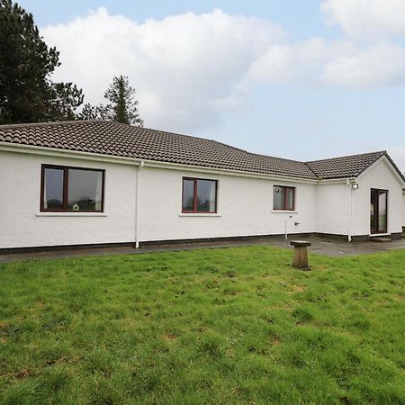 The Oaks Villa Carmarthen Exterior photo