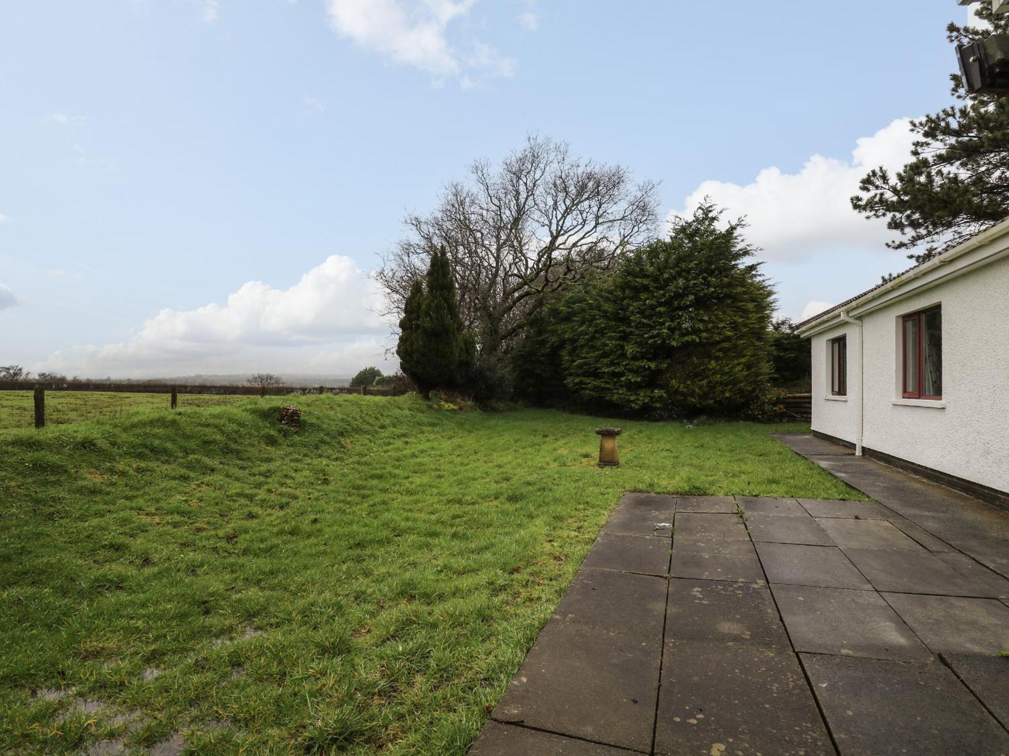 The Oaks Villa Carmarthen Exterior photo